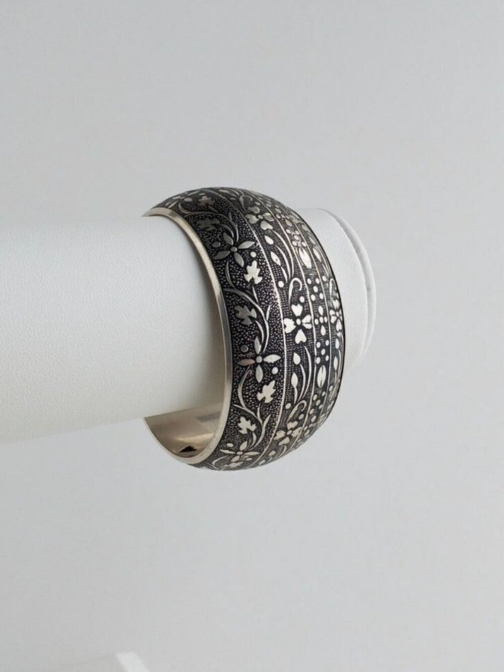 Vintage Silver Plated Wide Floral Engraved Cuff Bangle Statement Bracelet - Picture 6 of 13